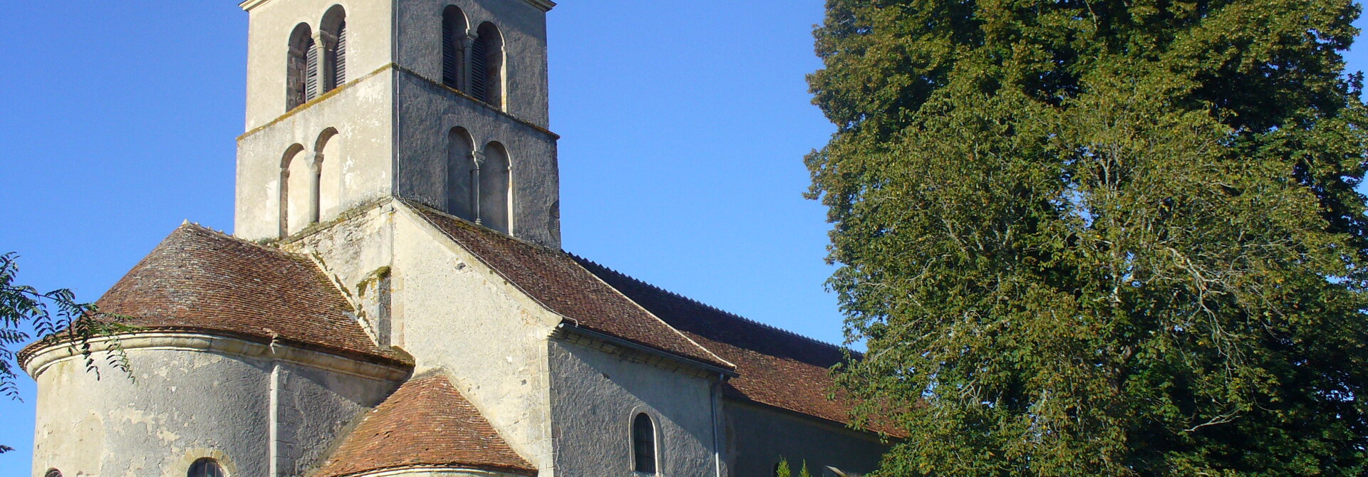 Mairie de Montambert dans le 58 Bourgogne Franche-Comté