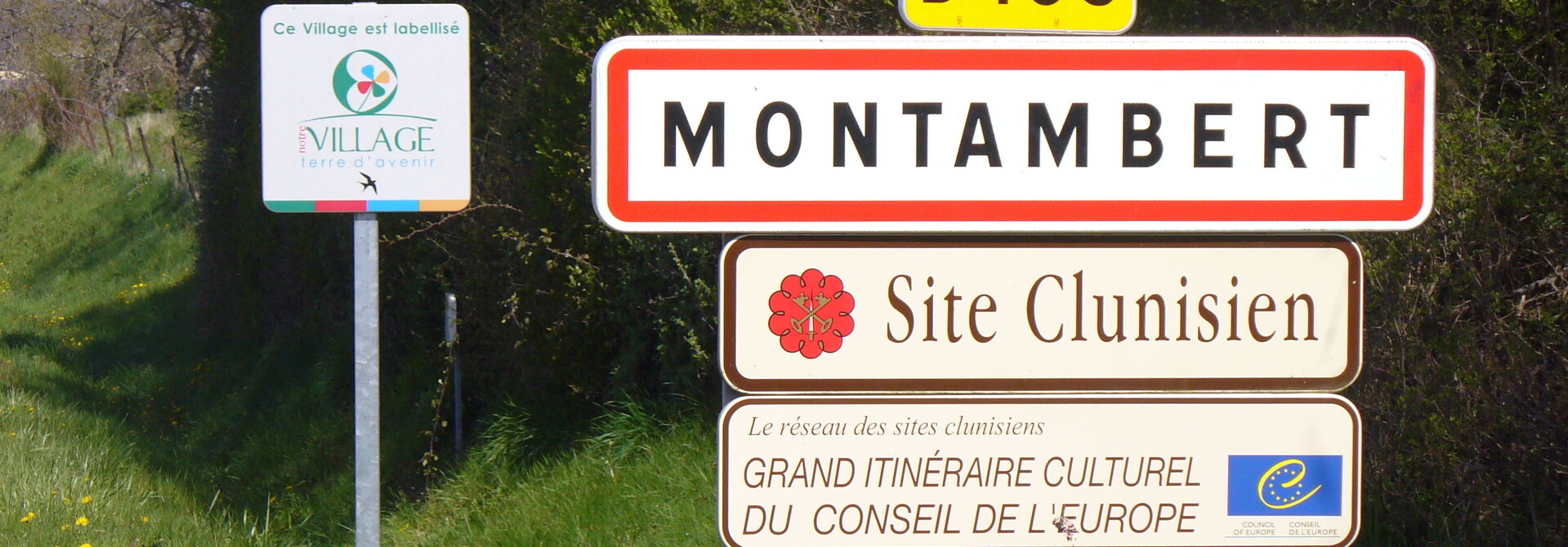 Mairie de Montambert dans le 58 Bourgogne Franche-Comté